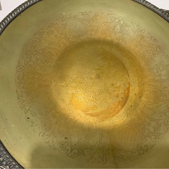 Vintage Silver LB Plated Large round plate with handles 6 lbs 17 inches - Picture 3 of 8